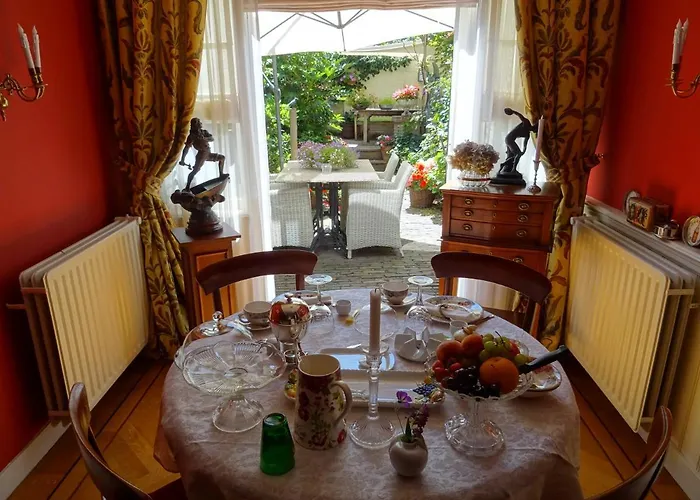 Emma's Bed & Breakfast Haag